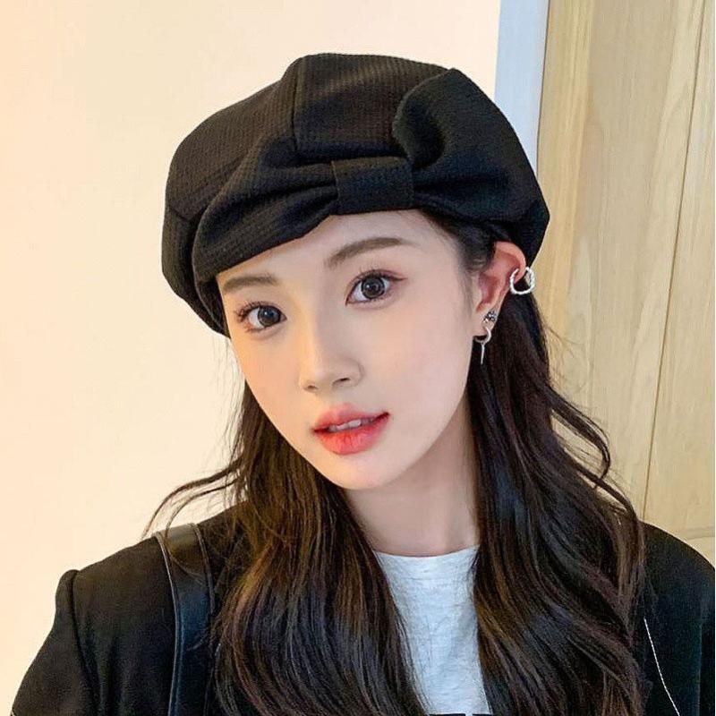 1pc Classic Style Beret with Buckle Closure for Women | Breathable Winter Wear | Wedding And Special Occasion | Anime Theme